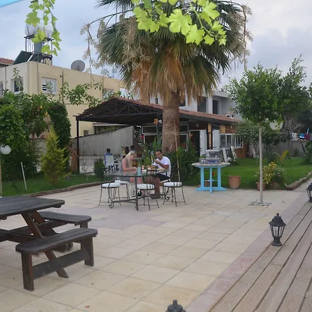 旅馆 Sun Rays Kazaphani