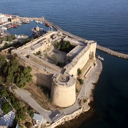 旅馆 Sun Rays Kazaphani