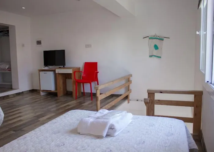 Sun Rays Хостел Kazaphani